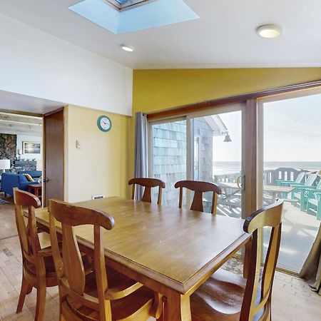 Seadrifter Oceanfront Beach House Seal Rock エクステリア 写真
