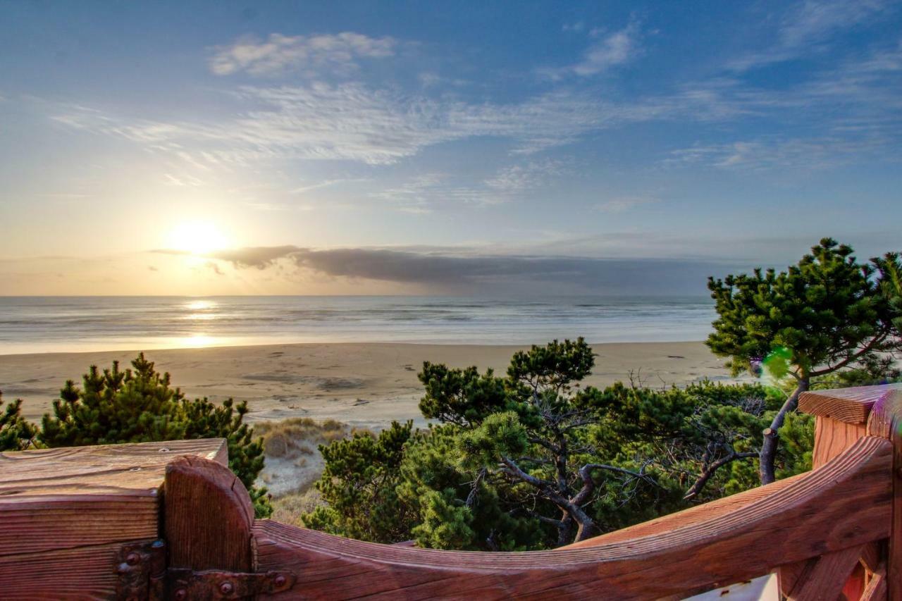 Seadrifter Oceanfront Beach House Seal Rock エクステリア 写真